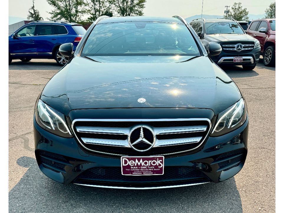 2017 Mercedes Benz E 400 photo 2