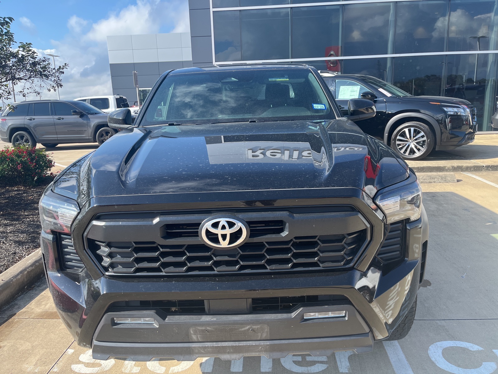 2025 Toyota Tacoma SR5's photo