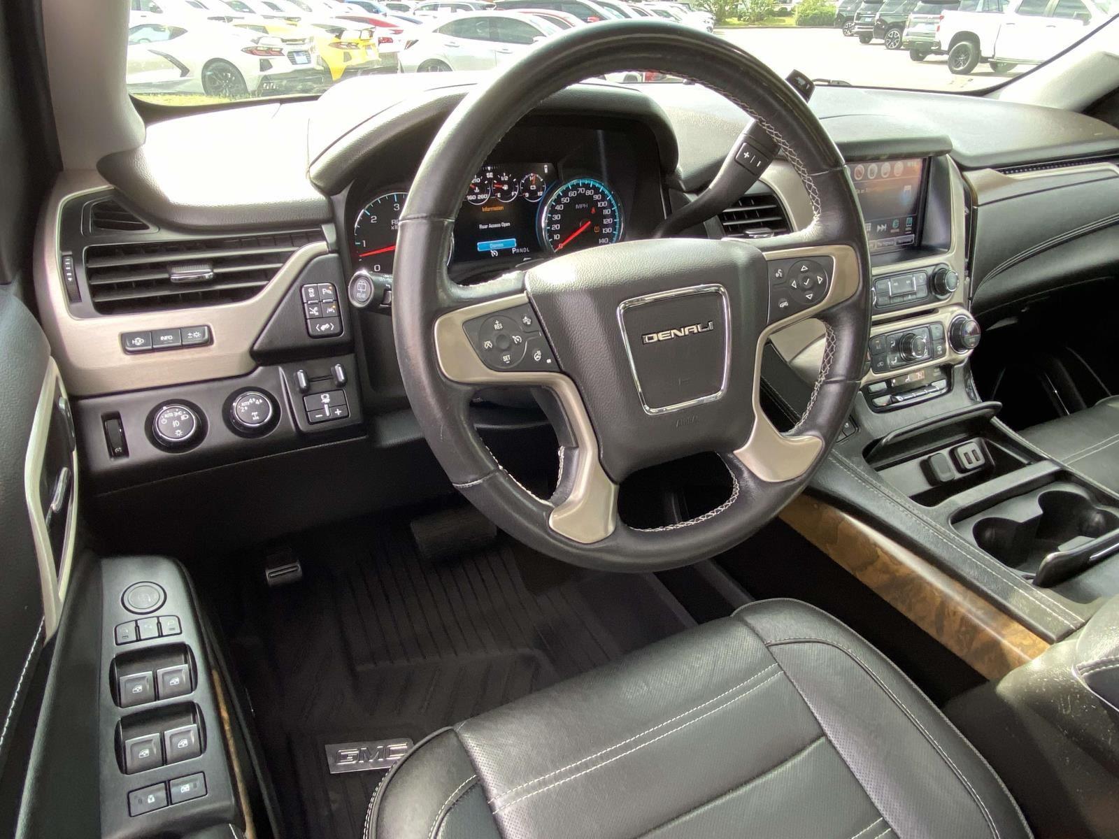 2018 Gmc Yukon XL Denali photo 2