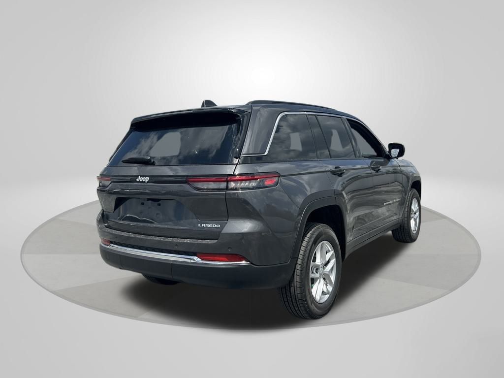 2025 Jeep Grand Cherokee Laredo X photo 7