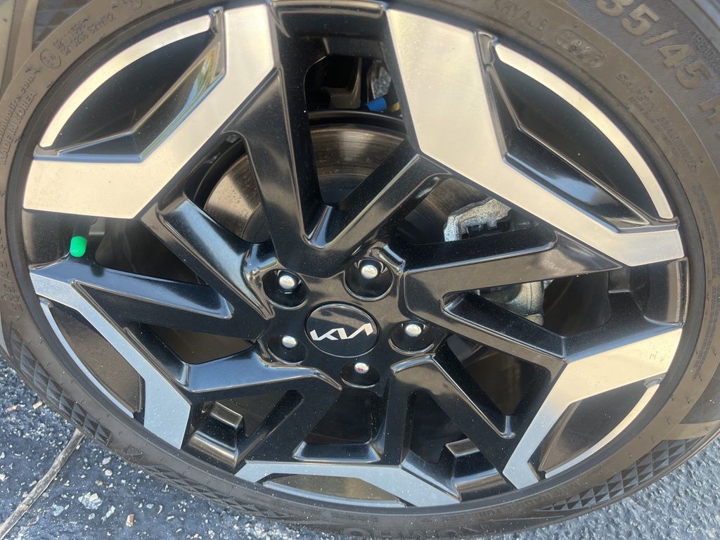 2024 Kia Seltos SX photo 6