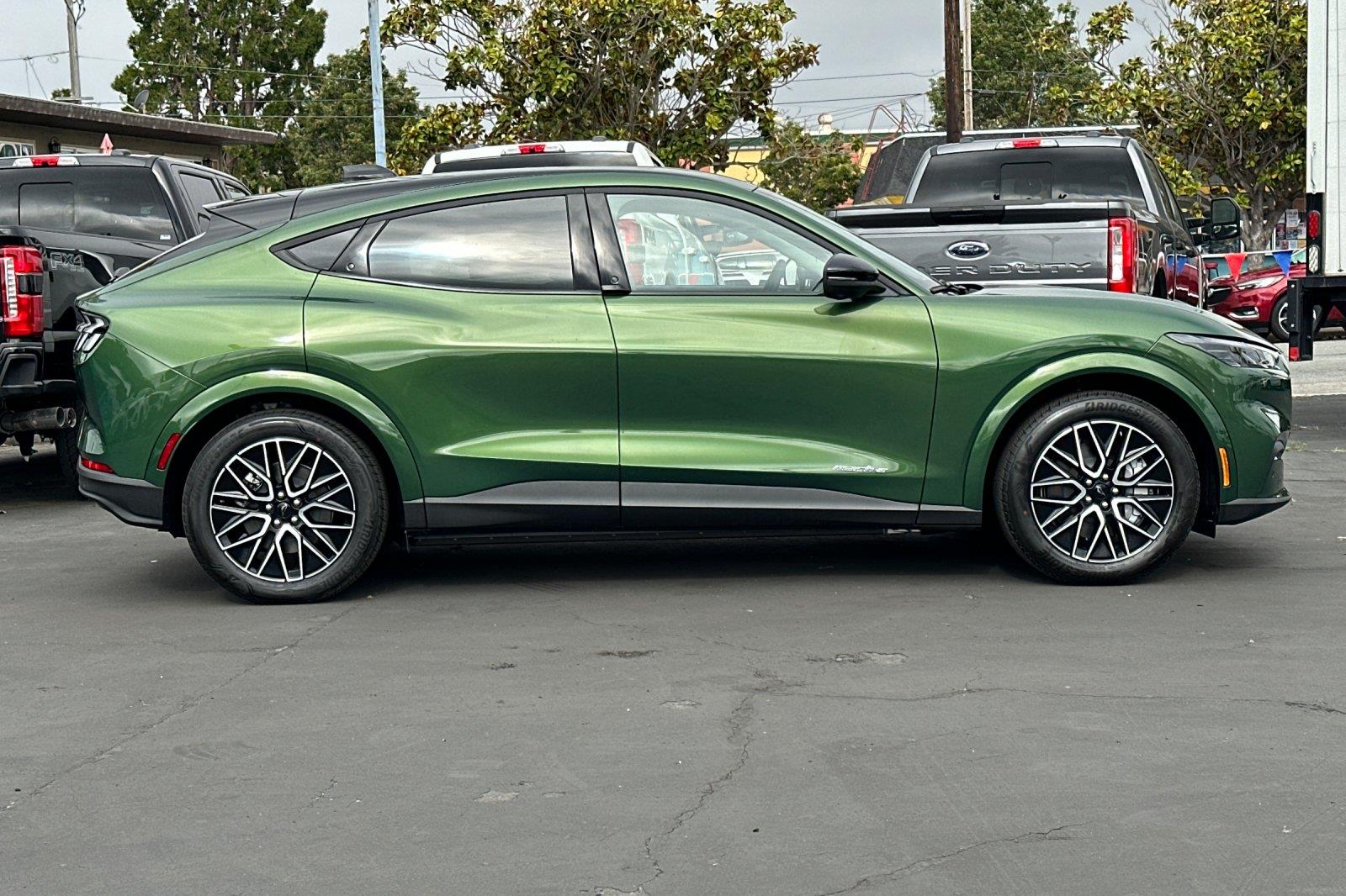 2025 Ford Mustang Mach-E Premium photo 2