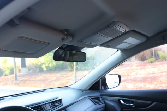 2019 Nissan Rogue SV photo 9