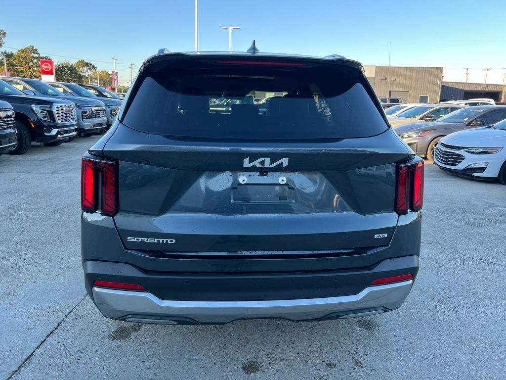 2024 Kia Sorento S photo 3