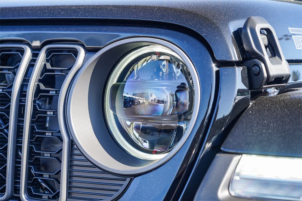 2025 Jeep Gladiator Sport photo 2