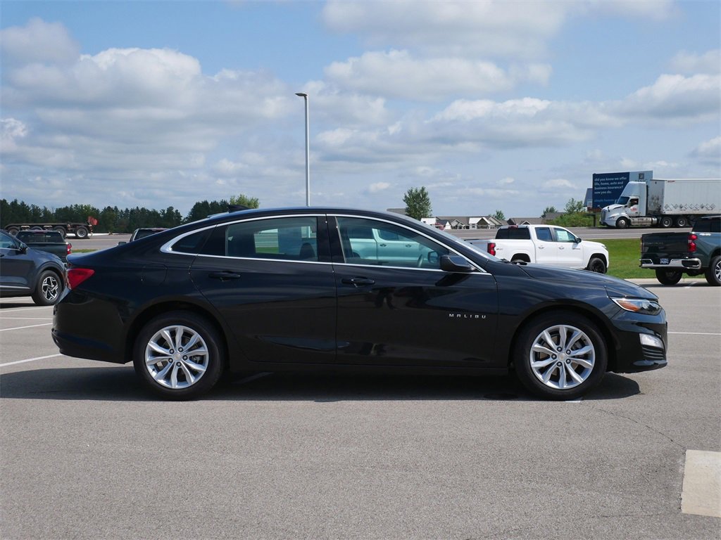 2025 Chevrolet Malibu 1LT photo 4