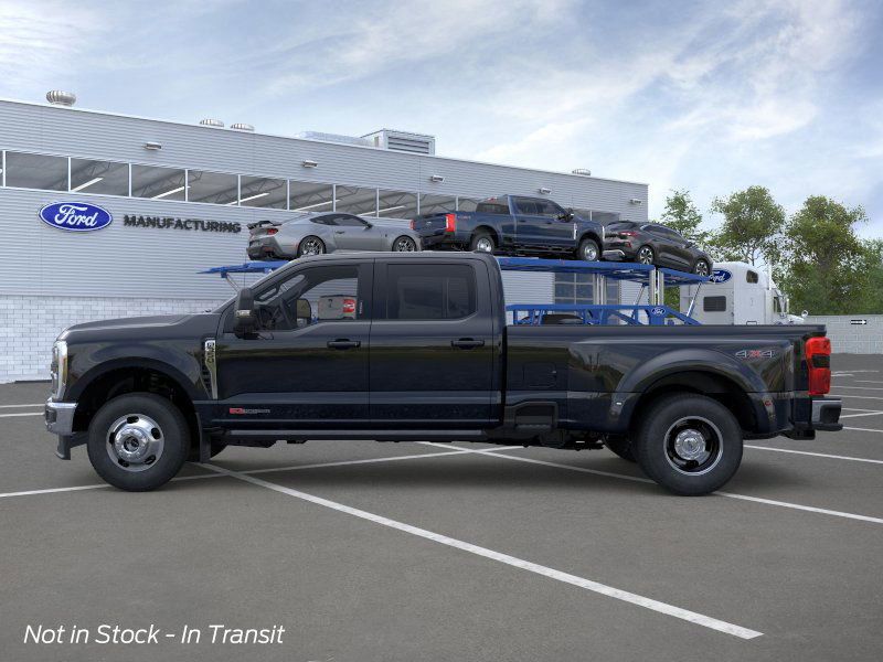 2025 Ford F-350 Lariat photo 4