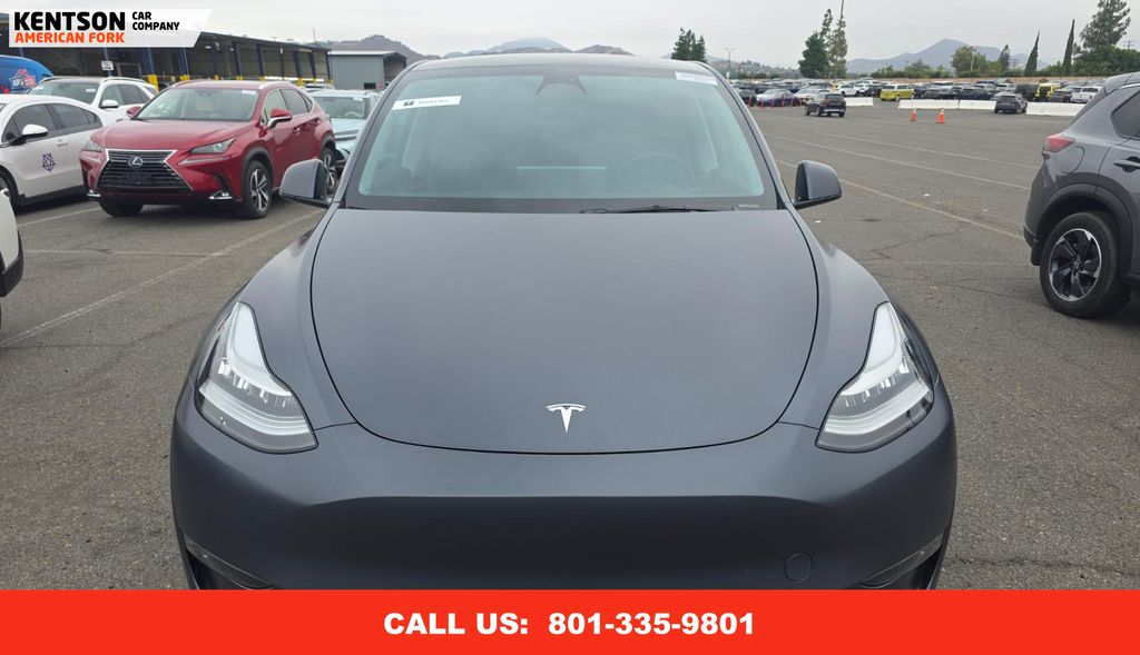 2023 Tesla Model Y Long Range photo 9