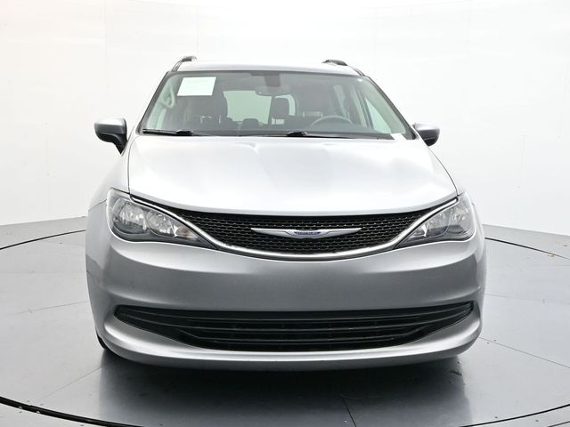 2020 Chrysler Voyager LXi photo 2