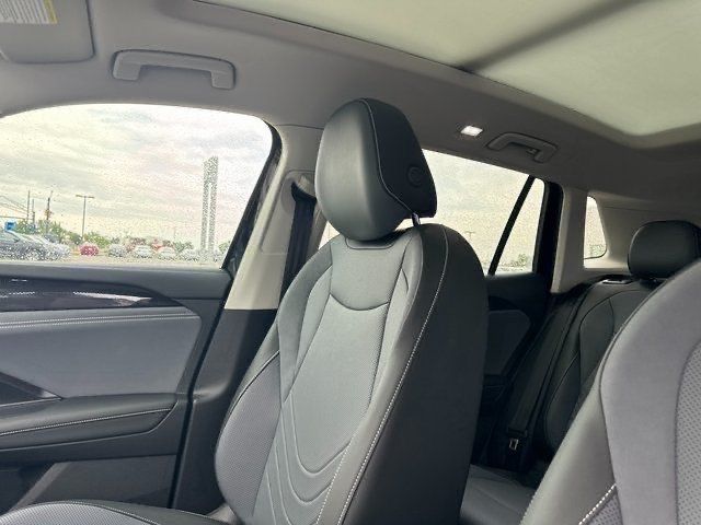 2025 Volkswagen Tiguan SE photo 17