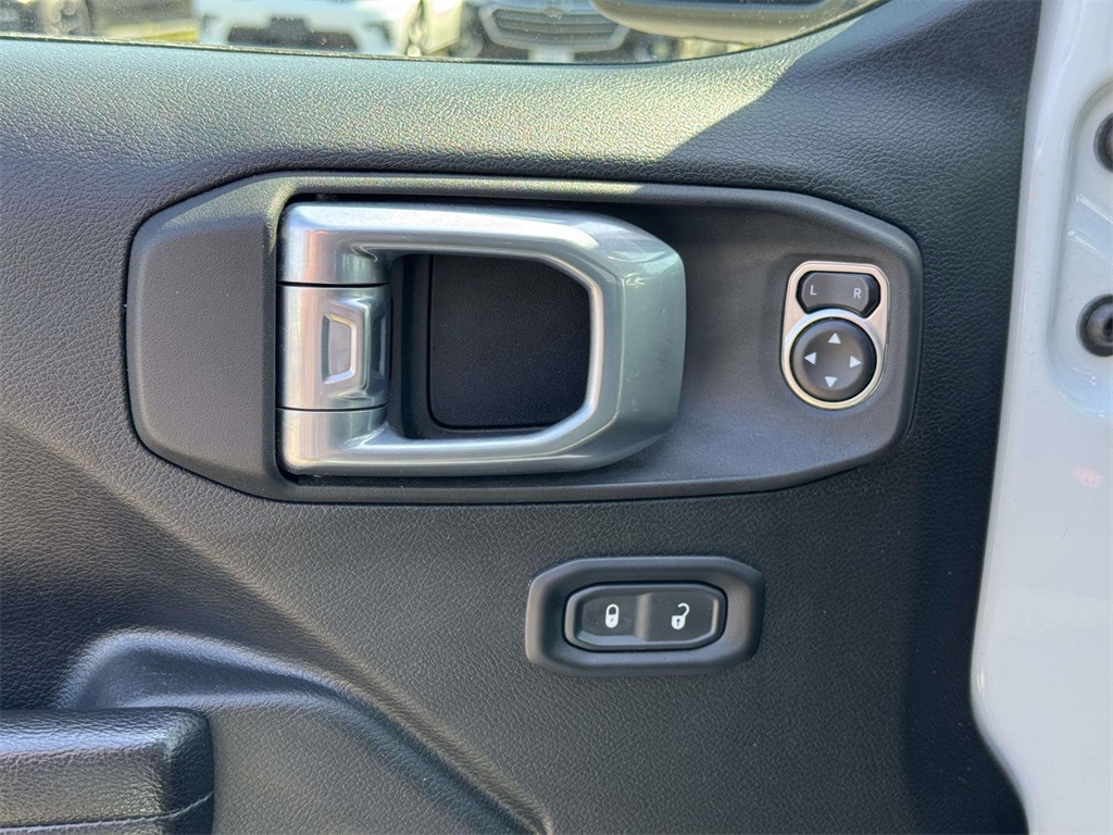 2021 Jeep Wrangler Willys photo 25