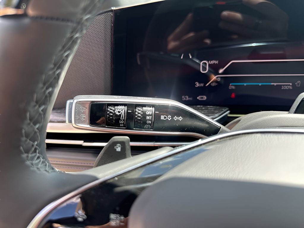 2025 Cadillac Escalade IQ Sport photo 31