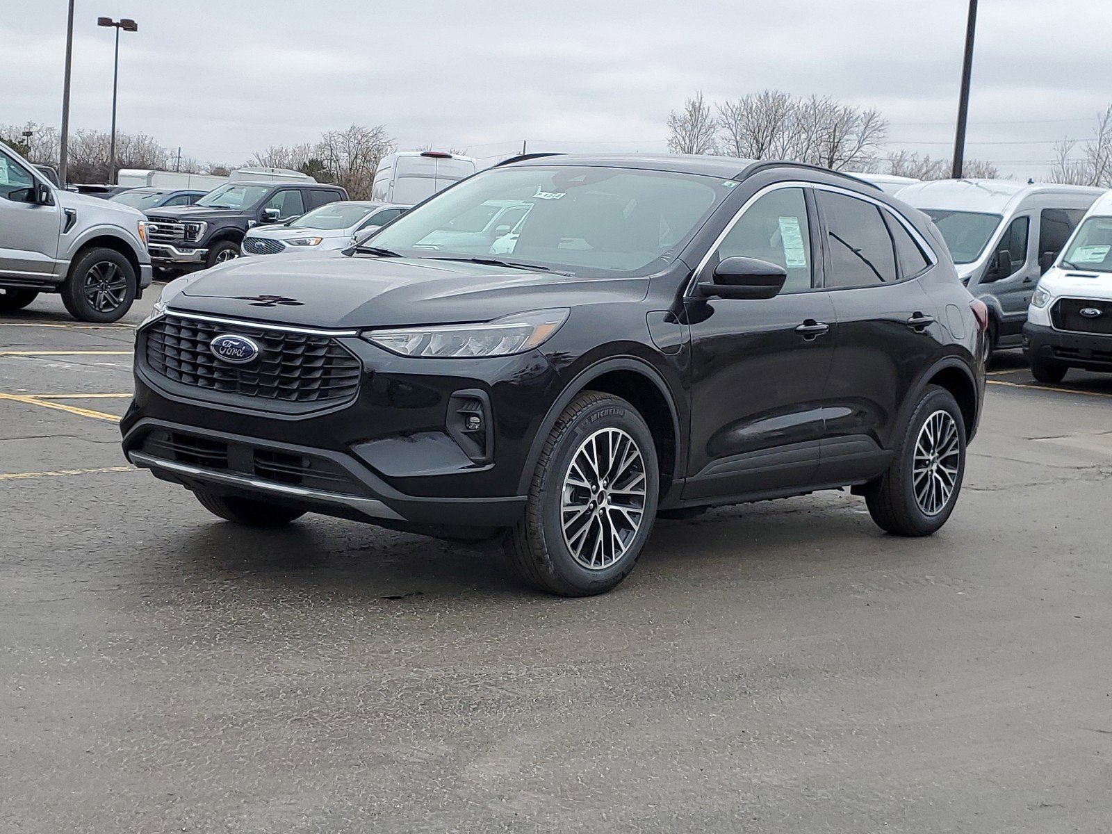 2024 Ford Escape Plug-In Hybrid photo 2