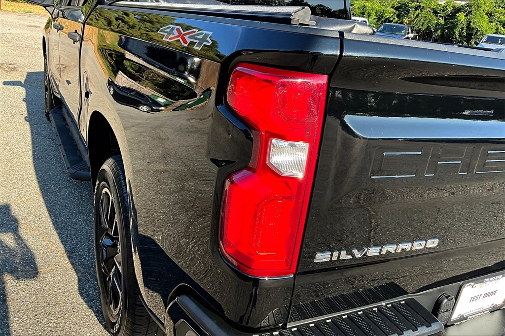2020 Chevrolet Silverado 1500 Custom photo 21