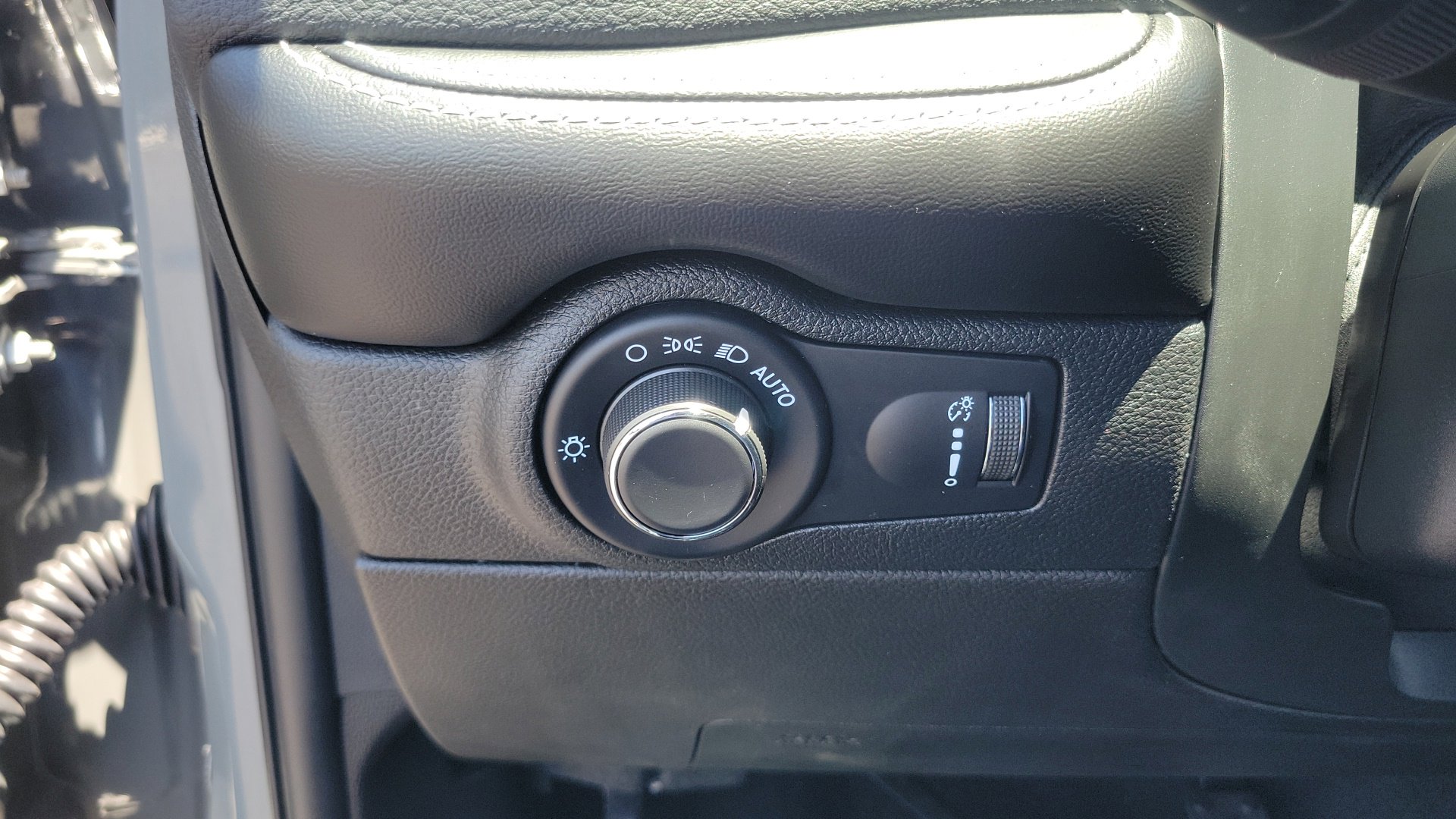 Used 2021 Destroyer Gray Clearcoat Dodge SRT Hellcat image 23