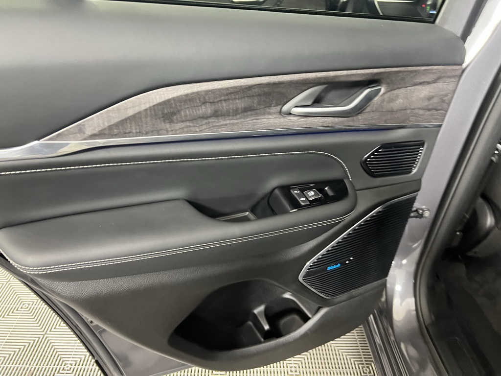 2023 Jeep Grand Cherokee Overland 4xe photo 21