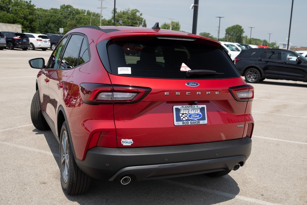 2025 Ford Escape ST-Line photo 12