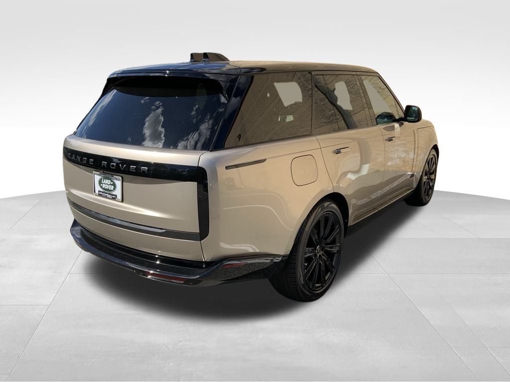 2025 Land Rover Range Rover SE photo 6