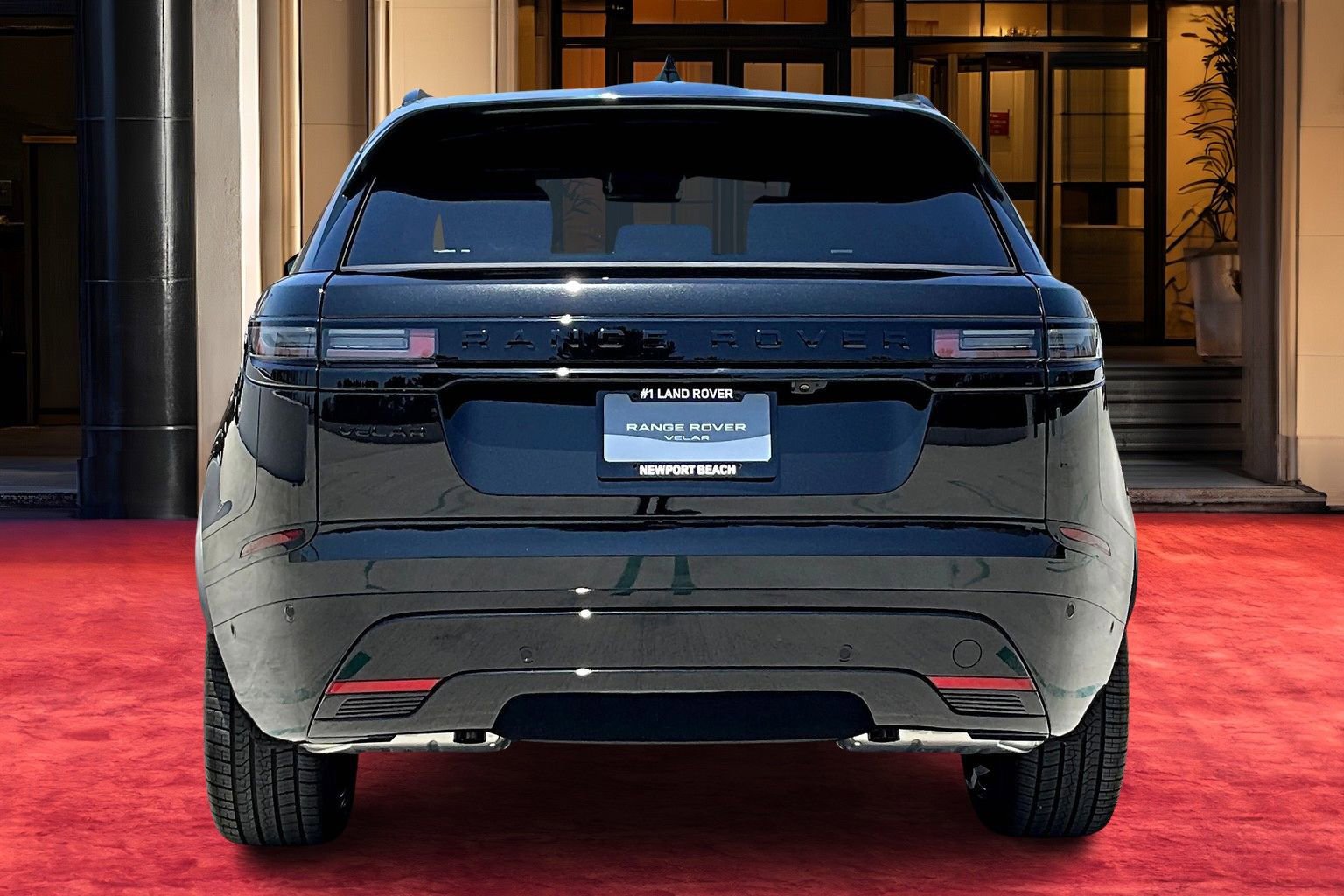 2026 Land Rover Range Rover Velar SE photo 4