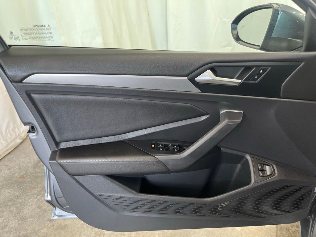 2022 Volkswagen Jetta 1.5T SE photo 9