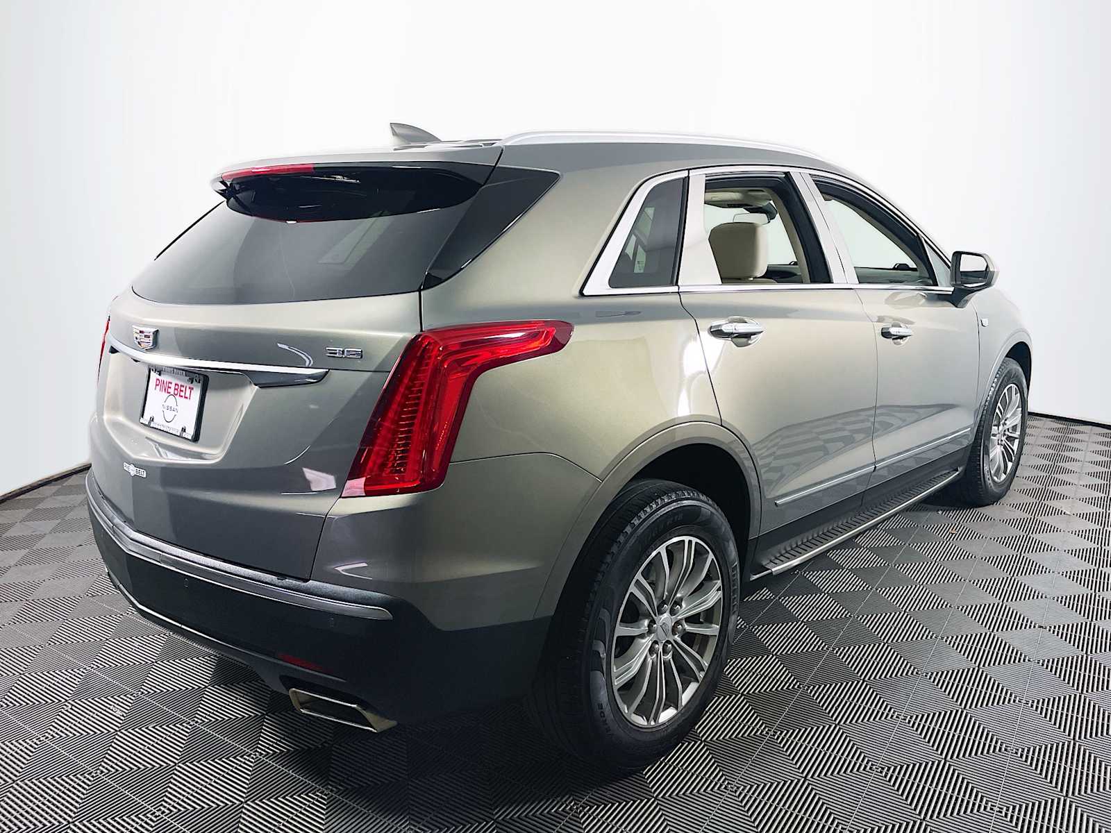 2018 Cadillac XT5 Luxury photo 4