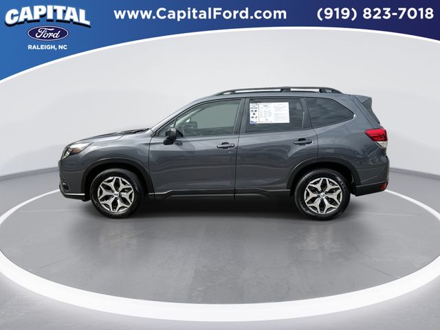 2023 Subaru Forester Premium photo 5