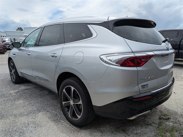 2022 Buick Enclave Essence photo 2