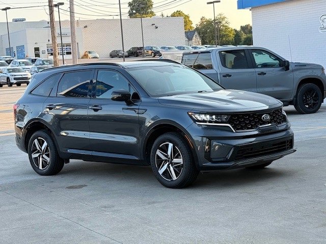 2021 Kia Sorento S photo 2