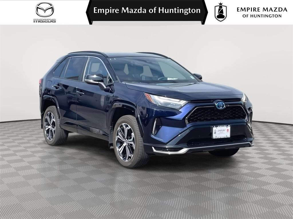 2022 Toyota RAV4 XSE's photo