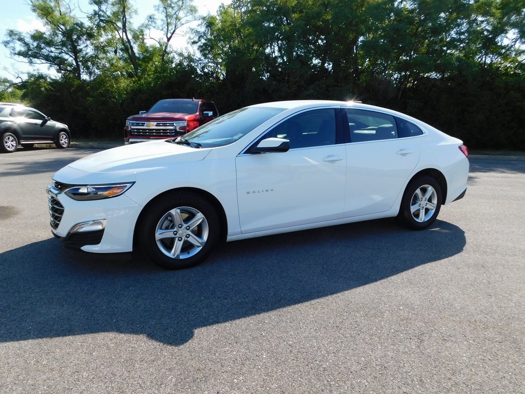 2024 Chevrolet Malibu LS photo 4
