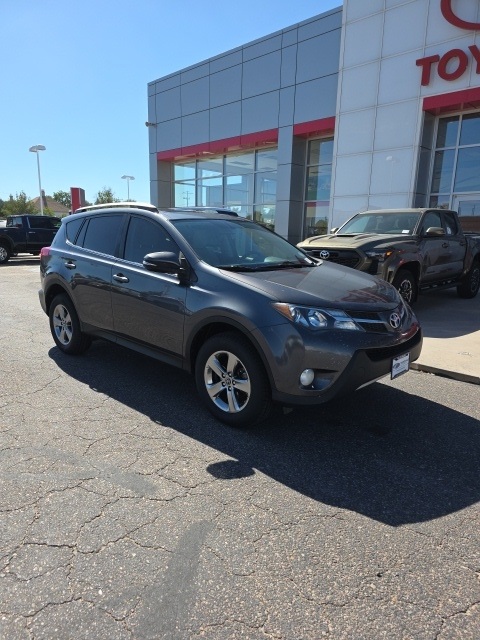 2015 Toyota RAV4 XLE photo 8