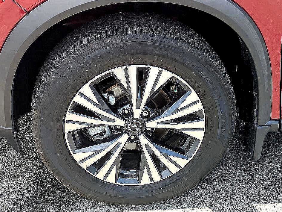 2023 Nissan Rogue SV photo 9