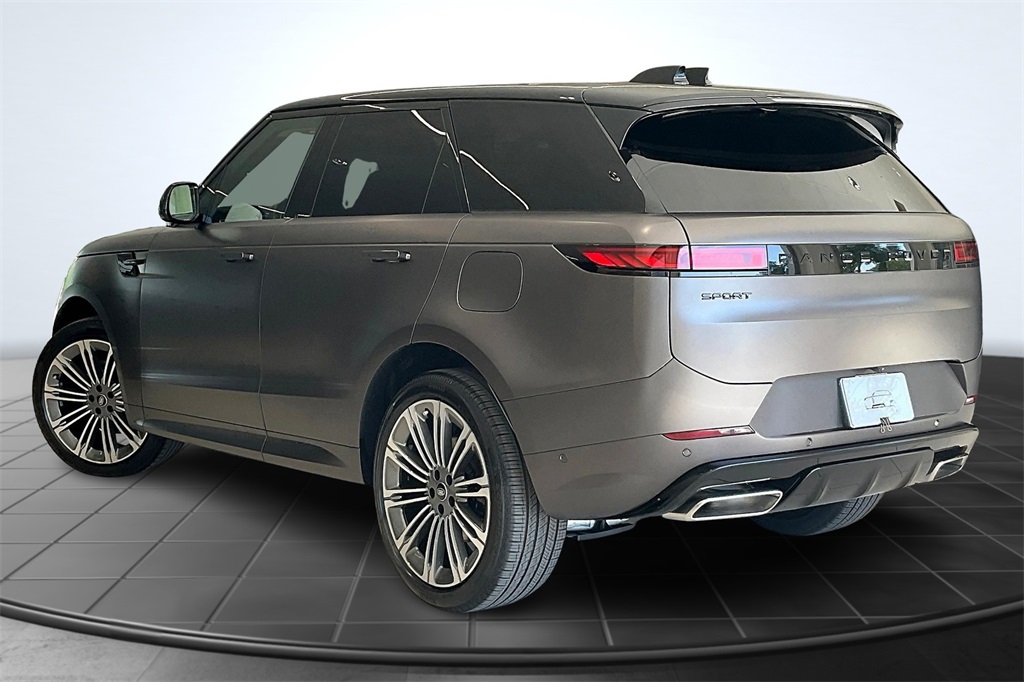 2025 Land Rover Range Rover Sport SE photo 3