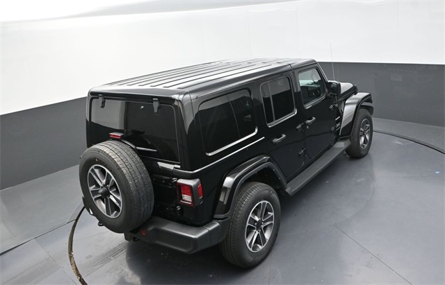 2023 Jeep Wrangler Sahara photo 21