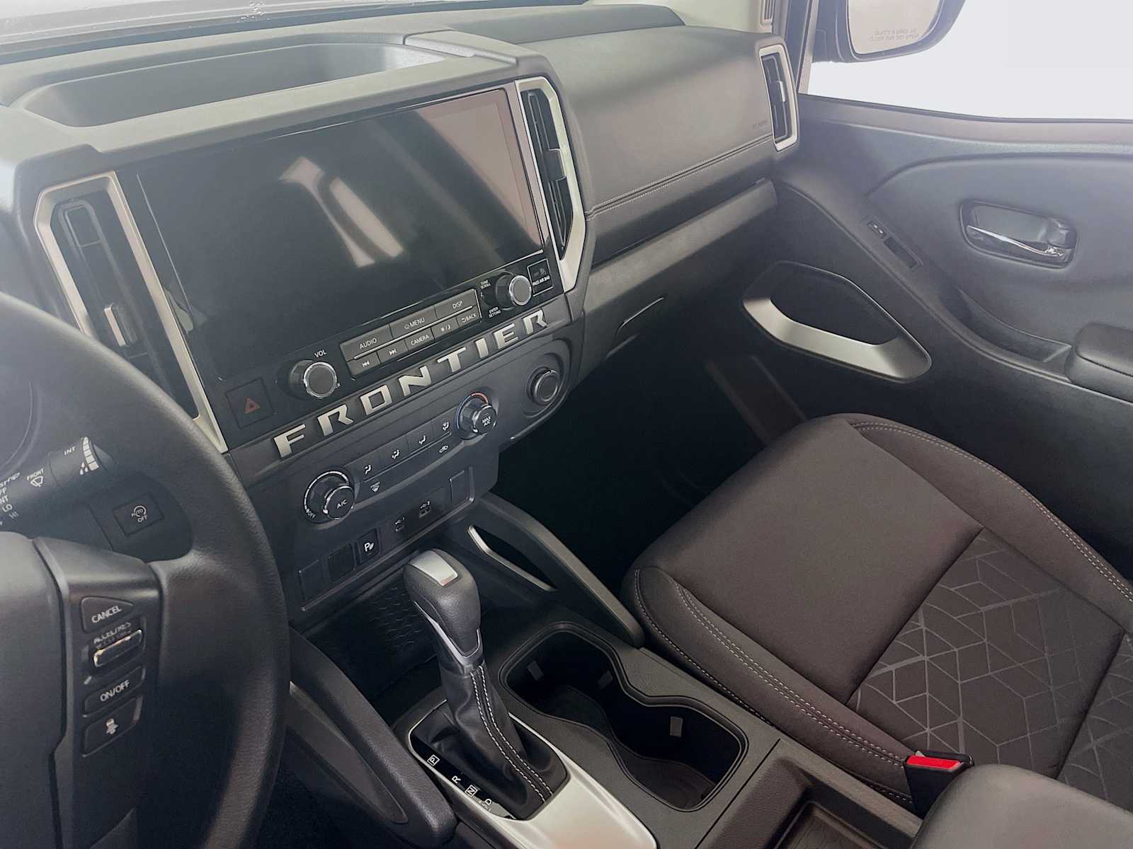 2025 Nissan Frontier Crew Cab SV photo 18