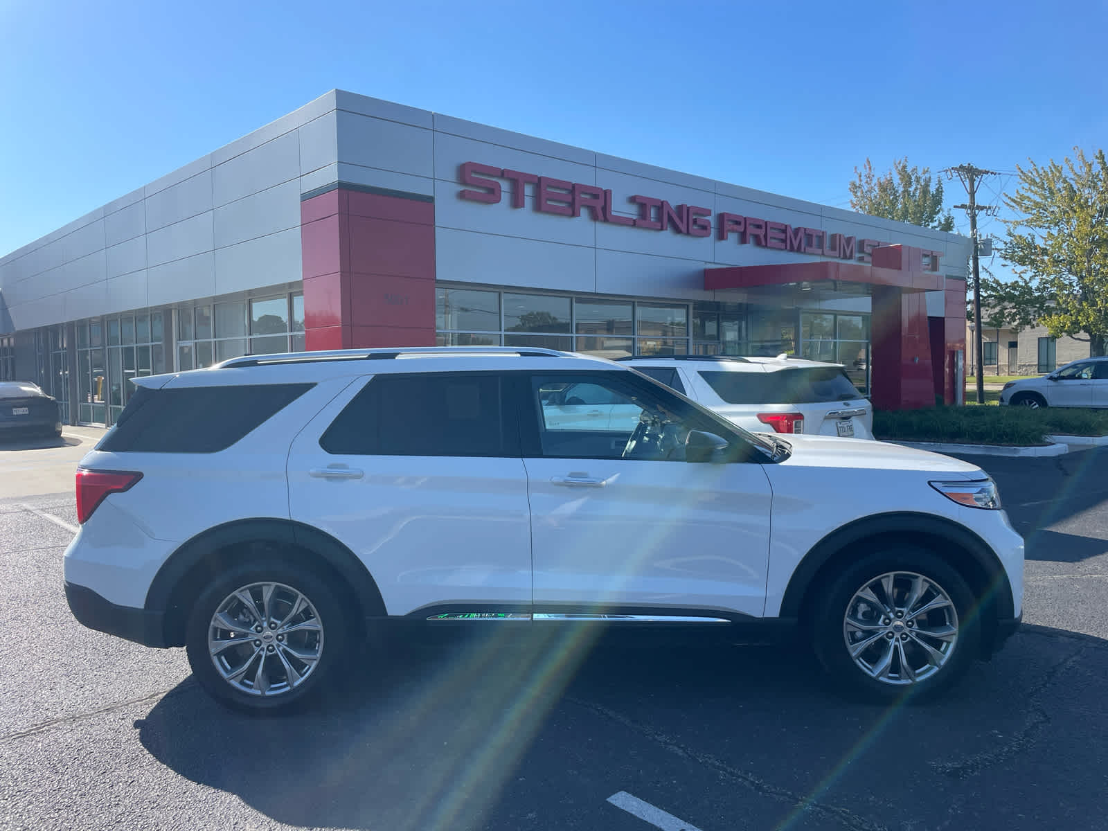 2024 Ford Explorer Limited's photo