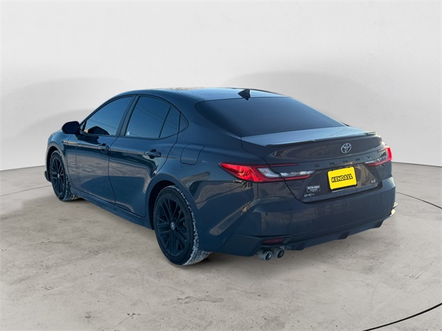 2025 Toyota Camry SE photo 3