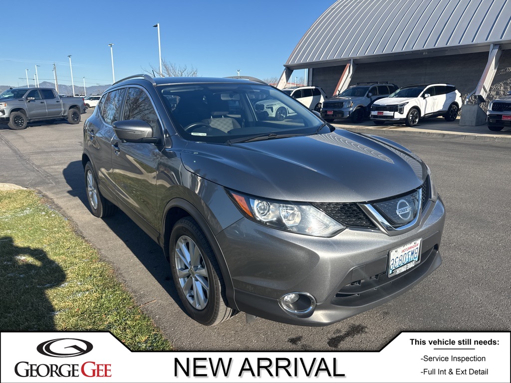 2018 Nissan Rogue Sport SV's photo