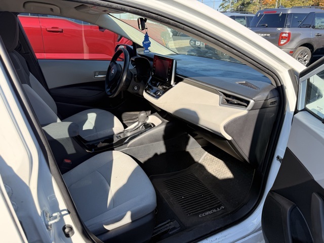 2020 Toyota Corolla LE photo 3