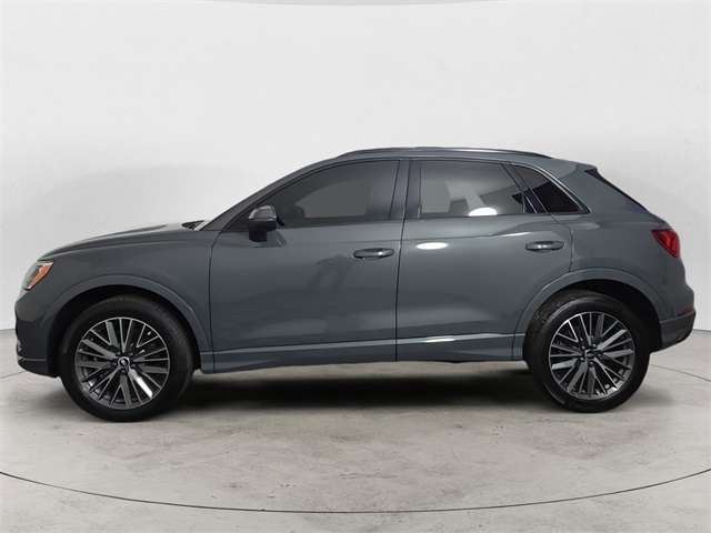 2021 Audi Q3 Premium photo 2