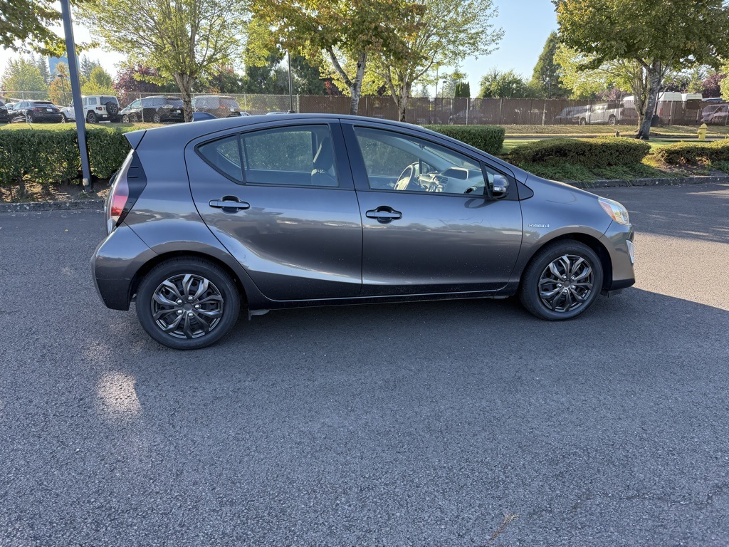 2015 Toyota Prius C Two photo 8