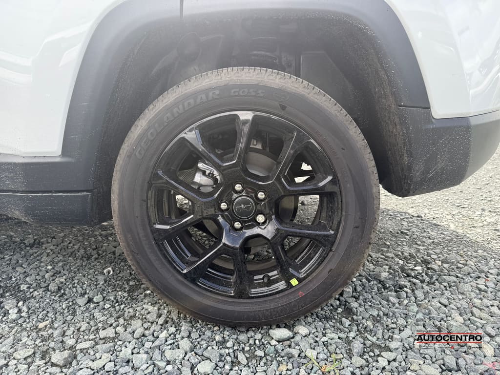 2026 Jeep Compass Latitude photo 3