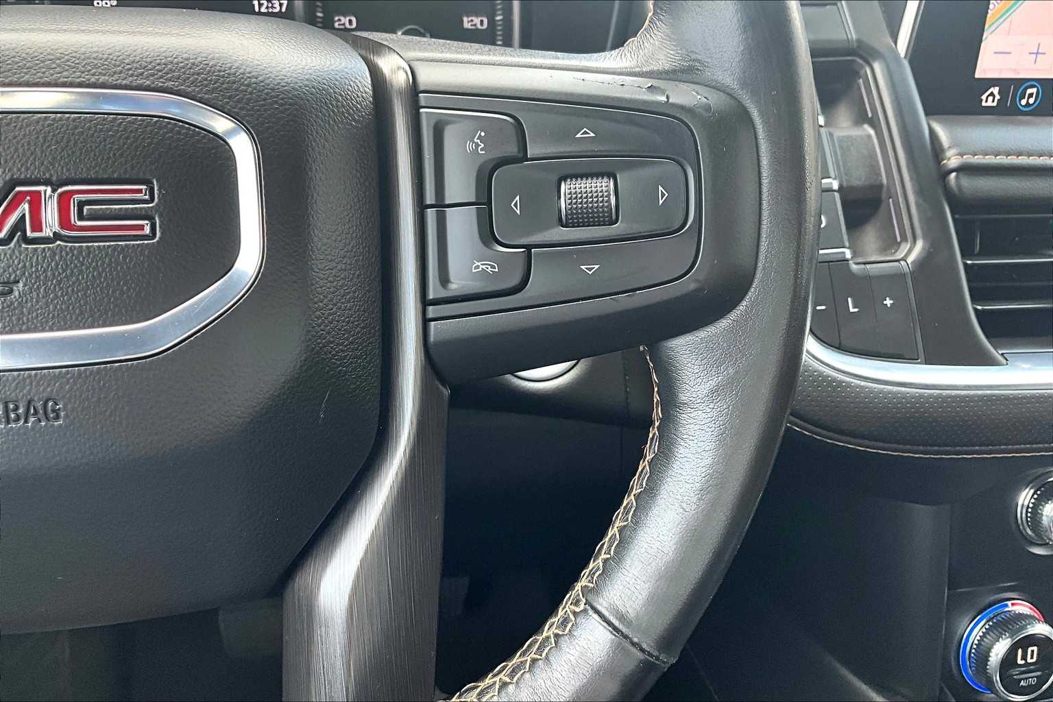 2021 Gmc Yukon XL AT4 photo 24