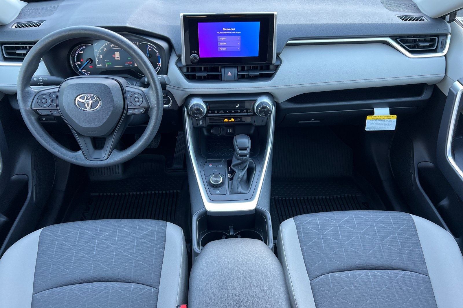 2025 Toyota RAV4 Hybrid XLE photo 4