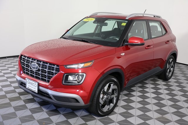 2023 Hyundai Venue SEL photo 4