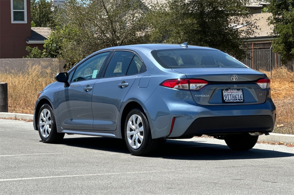 2025 Toyota Corolla LE photo 5