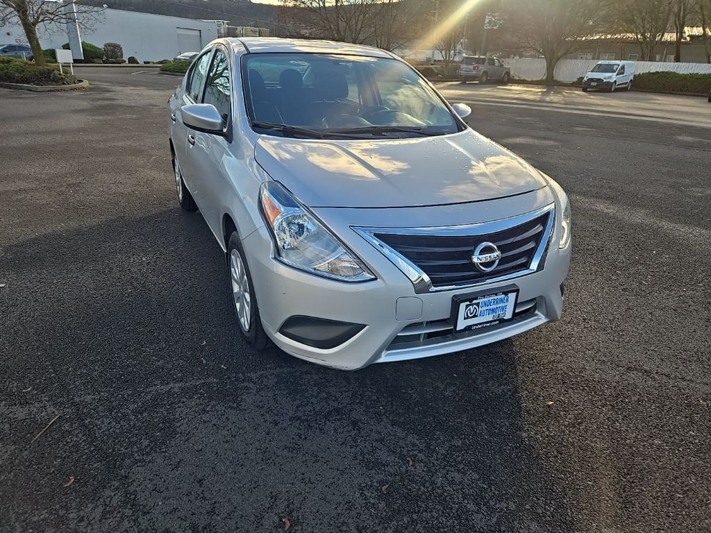 2018 Nissan Versa Sedan S's photo