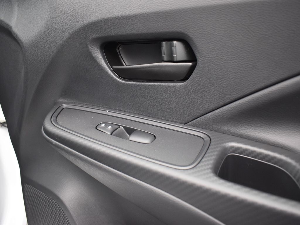 2025 Nissan Versa 1.6 S photo 19