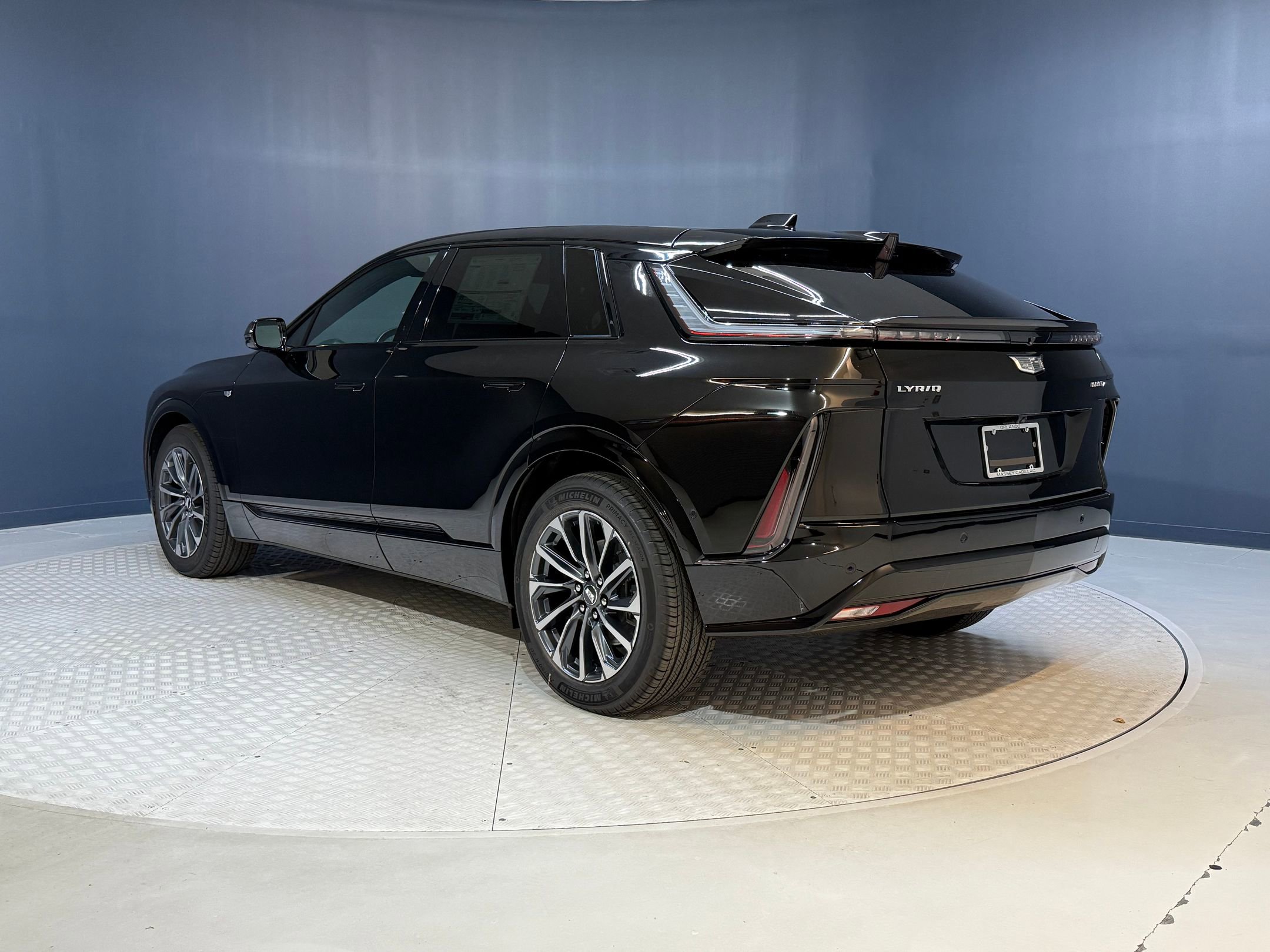 2025 Cadillac Lyriq Sport photo 2