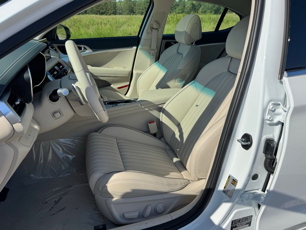2026 Genesis G70 2.5T Prestige photo 13